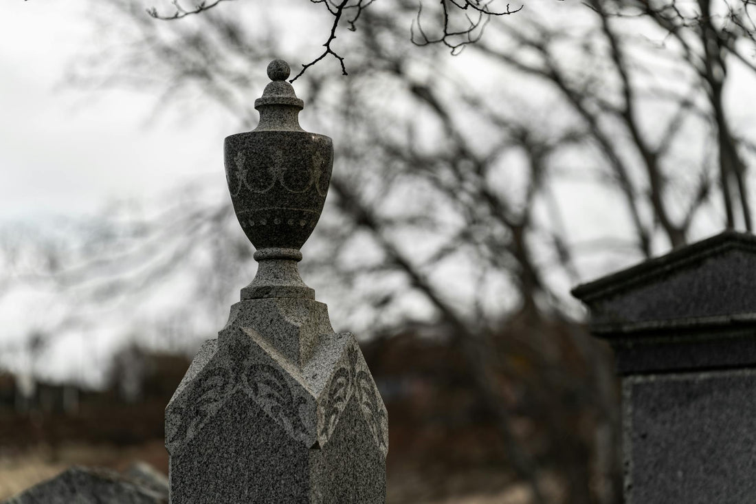How to Choose the Right Size Cremation Urn: Complete Guide